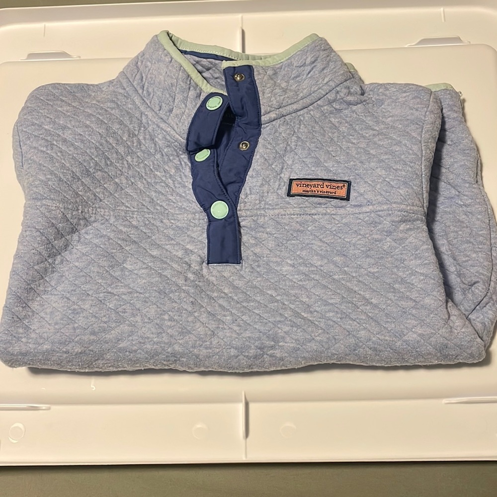 Vineyard Vines quilted sweatshirt